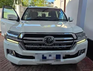 Toyota Land Cruiser 2021 Off white