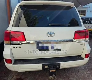 Toyota Land Cruiser 2021 Off white