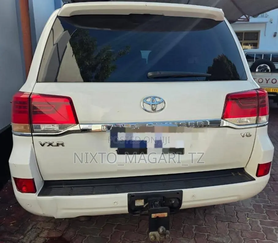 Toyota Land Cruiser 2021 Off white
