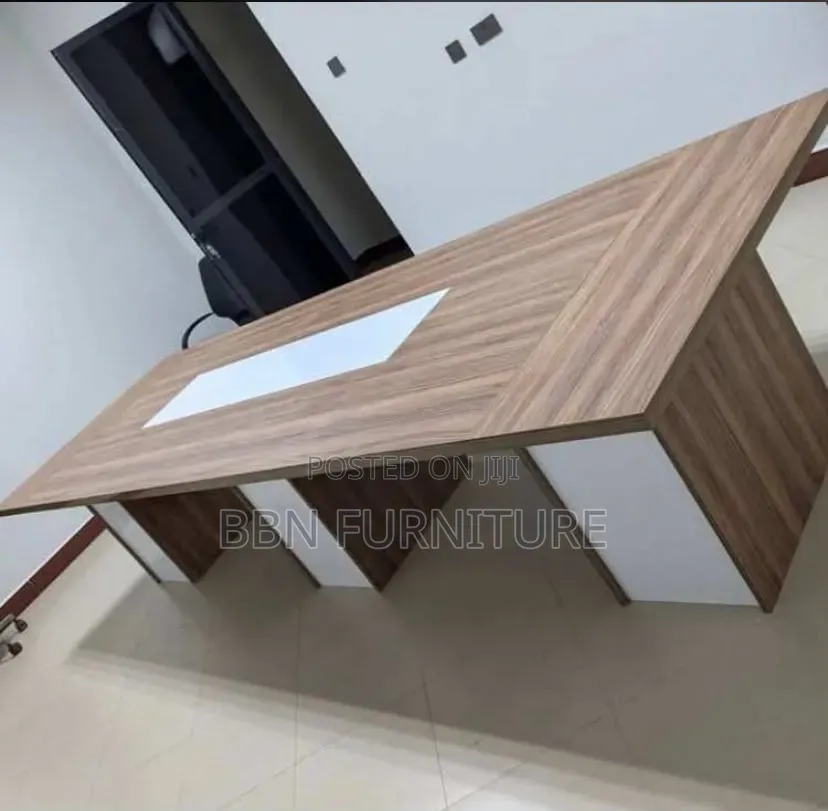 Meza Kwa Ajiri Ya Meeting Room