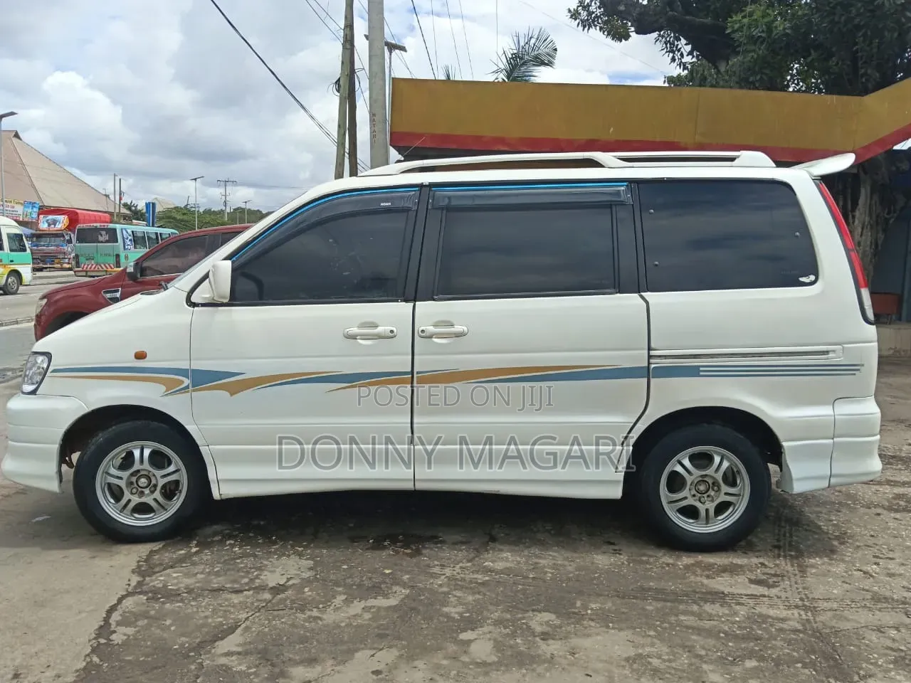 Toyota Noah 2002 White