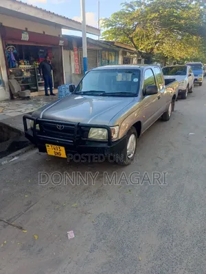 Toyota Hilux 2.5 Cab 2005 Gray