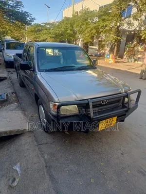 Toyota Hilux 2.5 Cab 2005 Gray