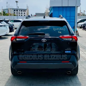 Toyota RAV4 2021 Black