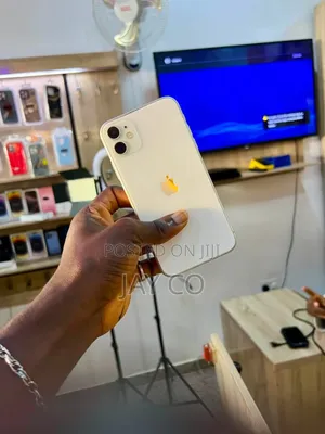 Apple iPhone 11 64 GB Gold