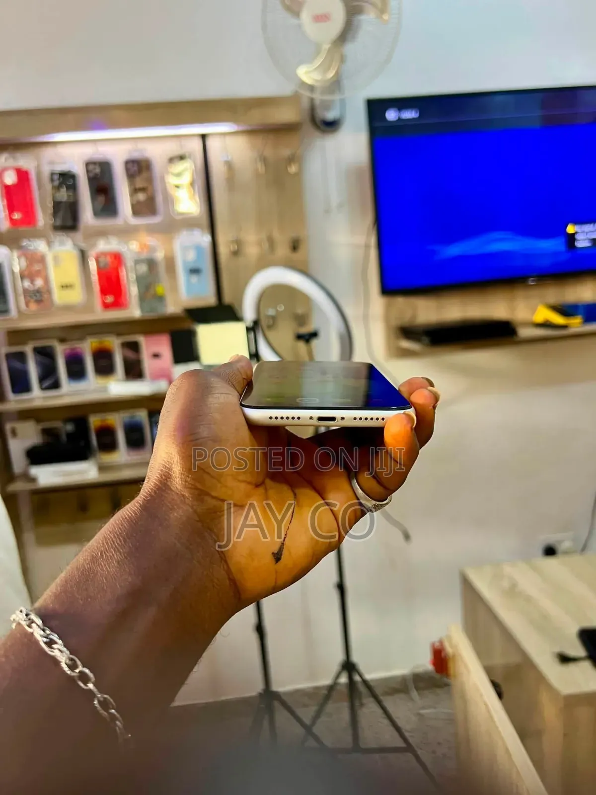 Apple iPhone 11 64 GB Gold
