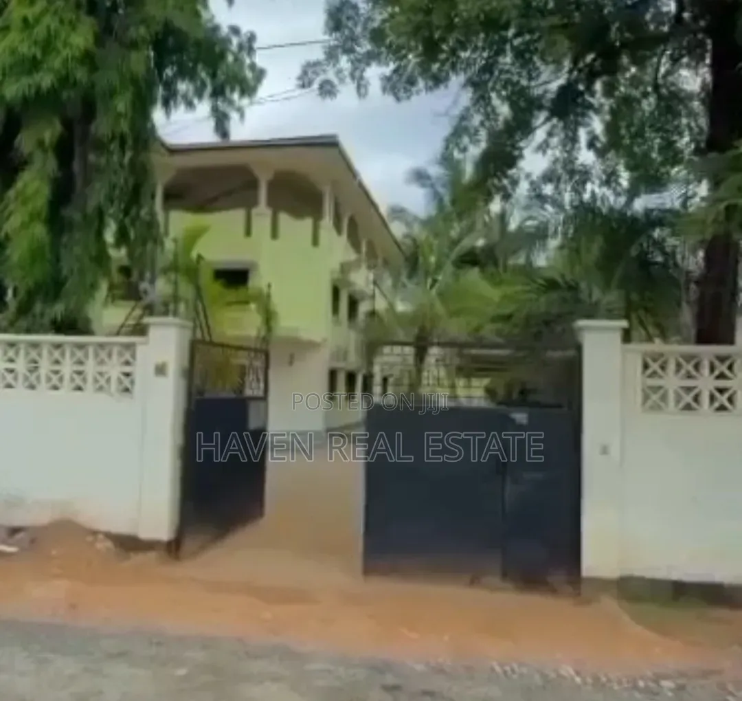 5bdrm House in Upanga East for sale