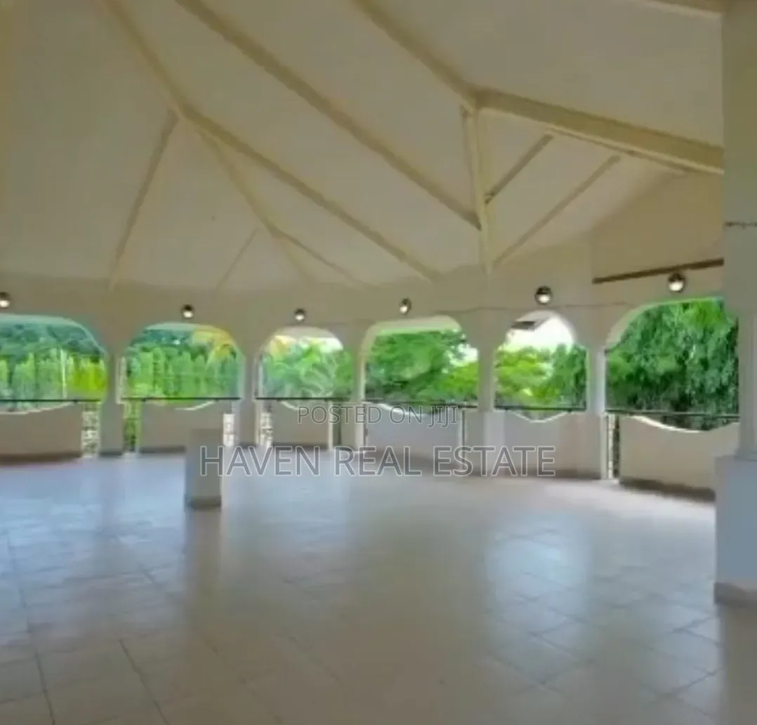 5bdrm House in Upanga East for sale