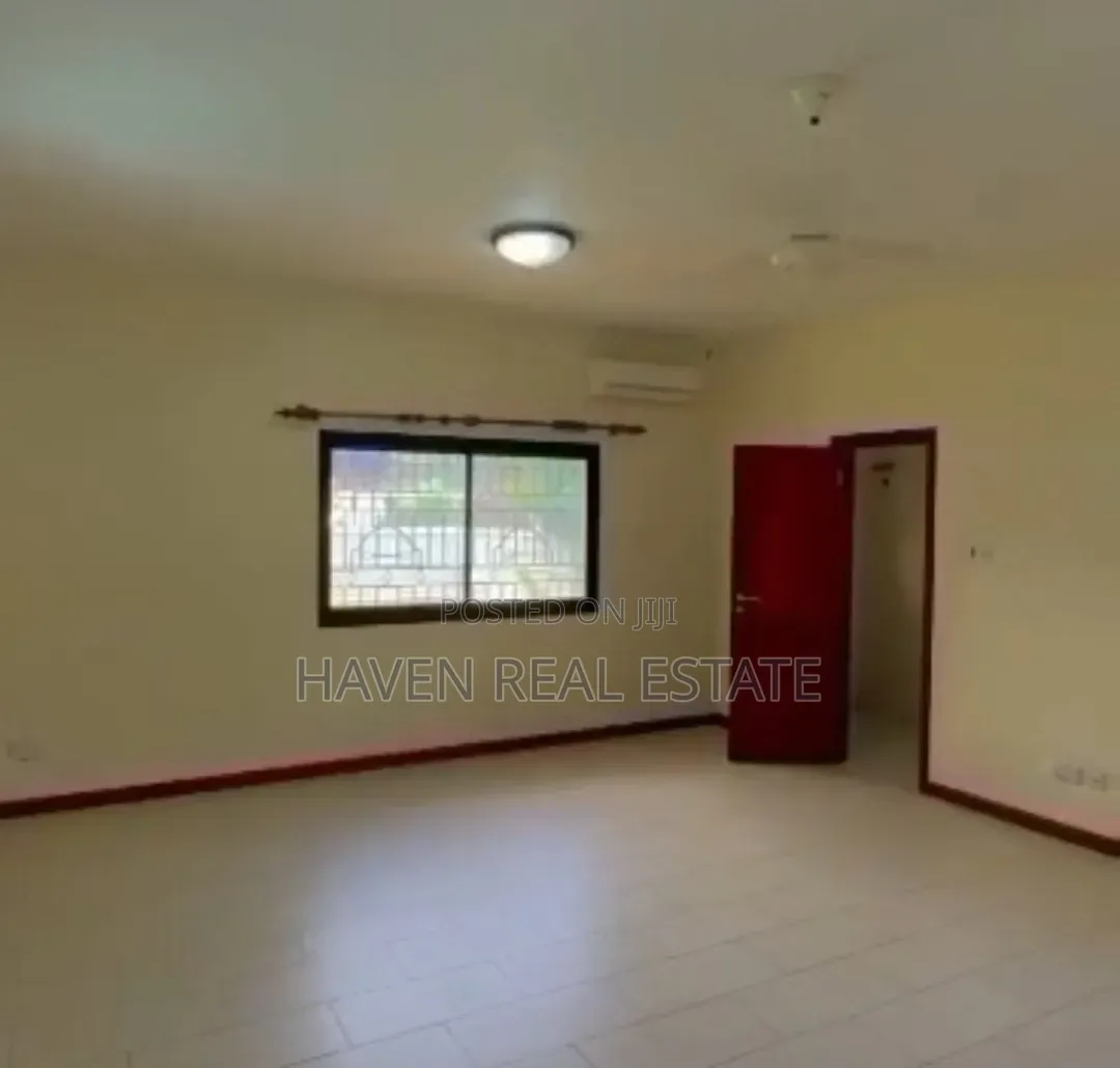 5bdrm House in Upanga East for sale