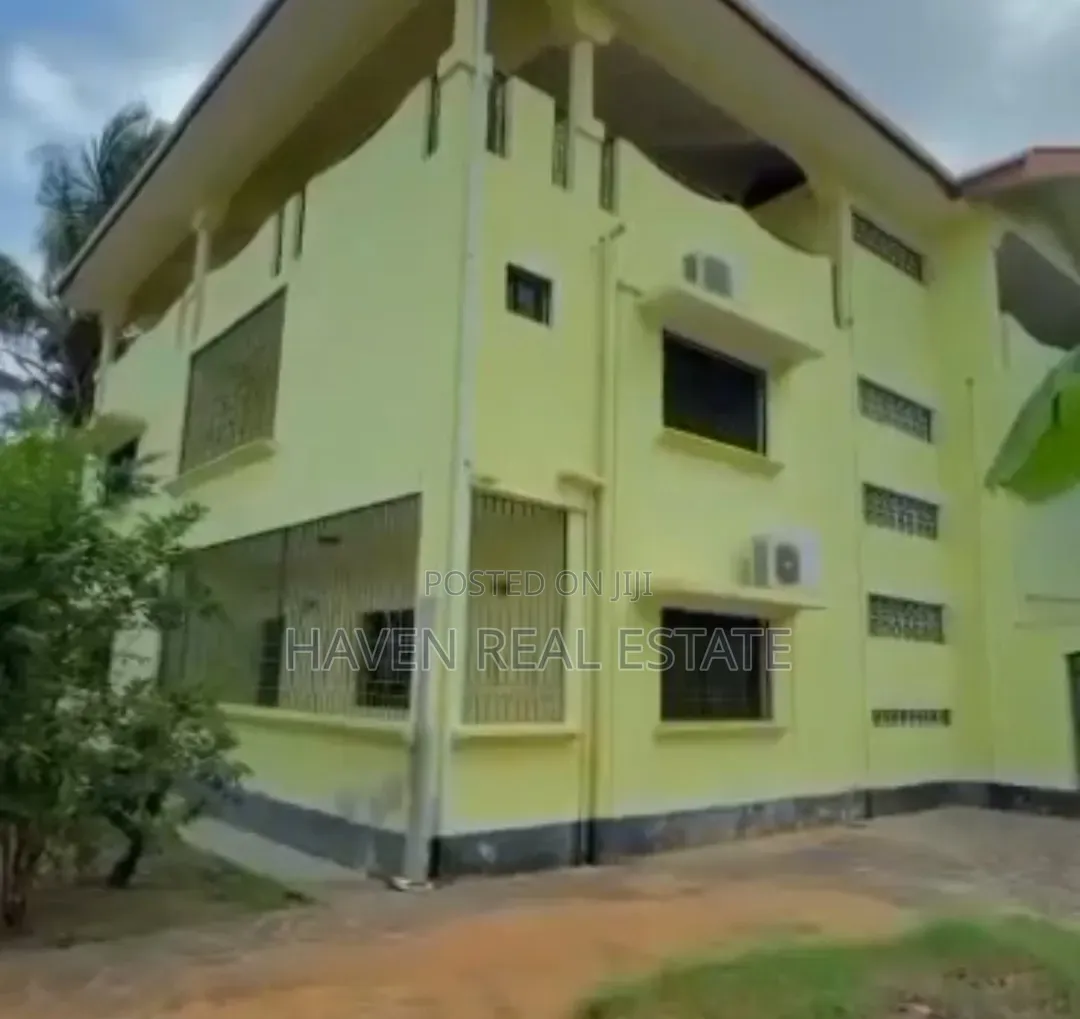 5bdrm House in Upanga East for sale