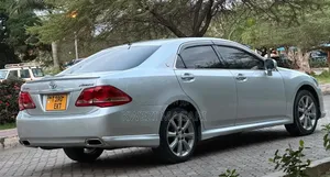 Toyota Crown 2009 Silver