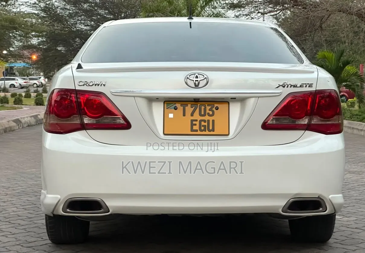 Toyota Crown 2009 White