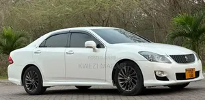 Toyota Crown 2009 White