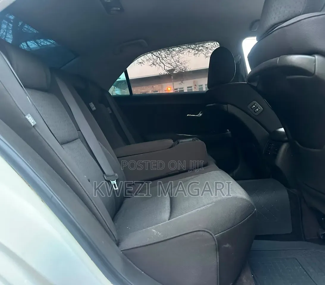 Toyota Crown 2009 White