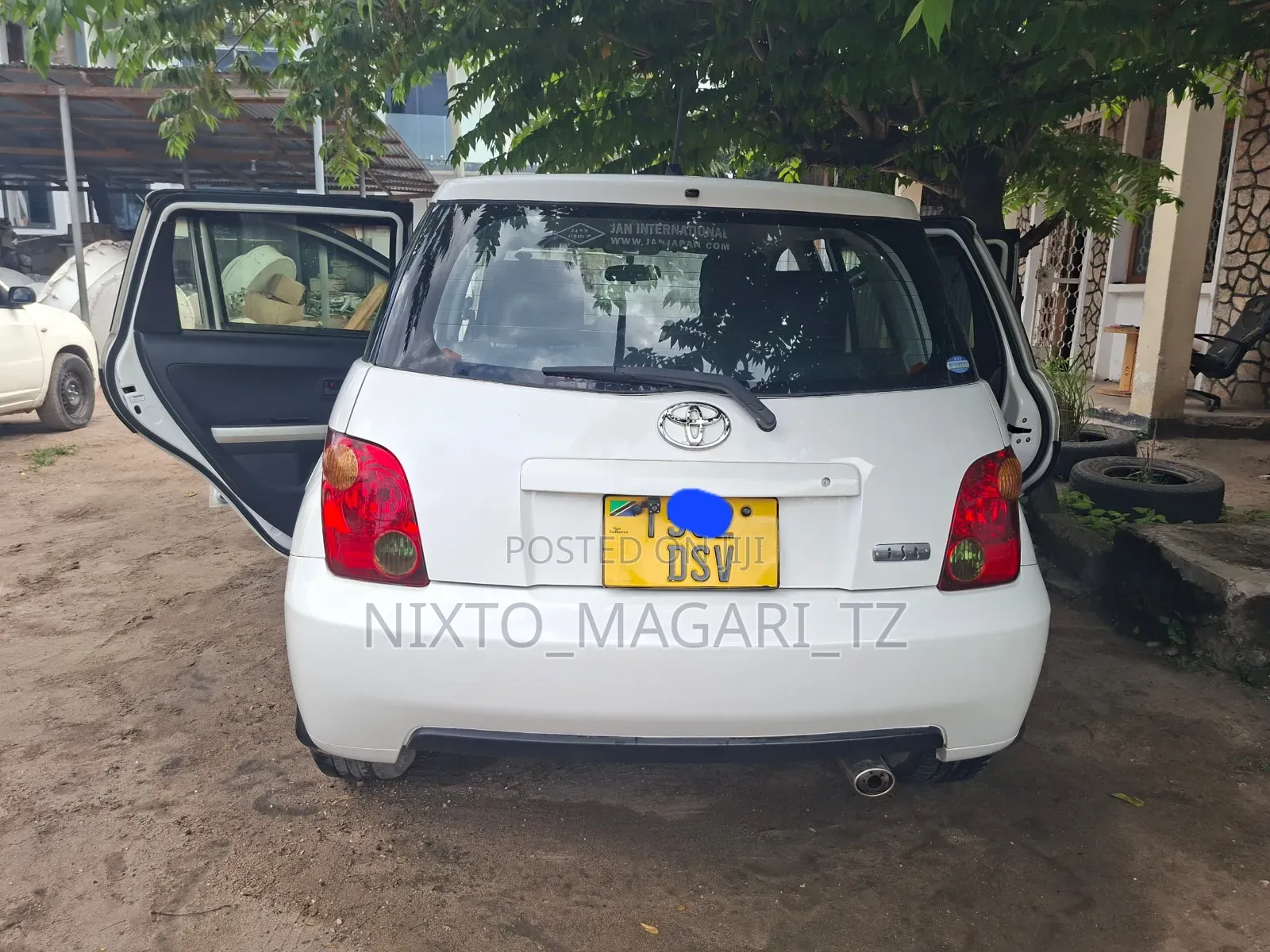 Toyota IST 2003 White