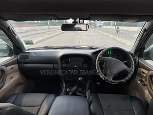 Toyota Land Cruiser 1999 Red