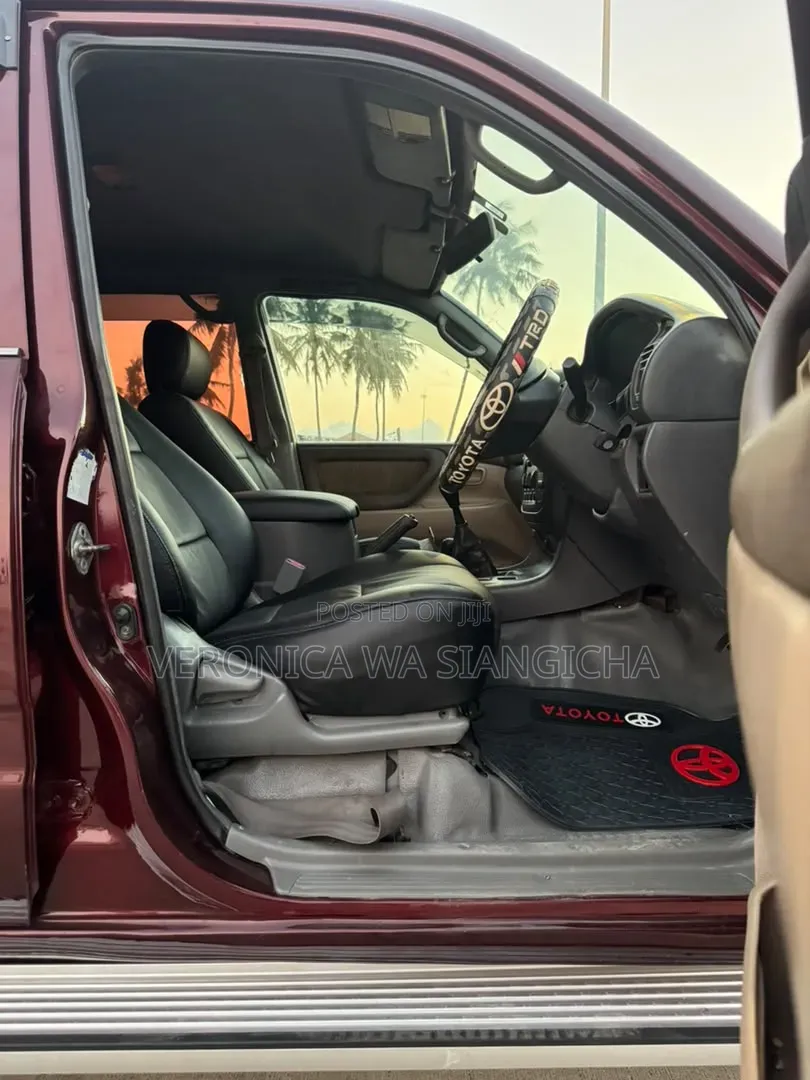 Toyota Land Cruiser 1999 Red