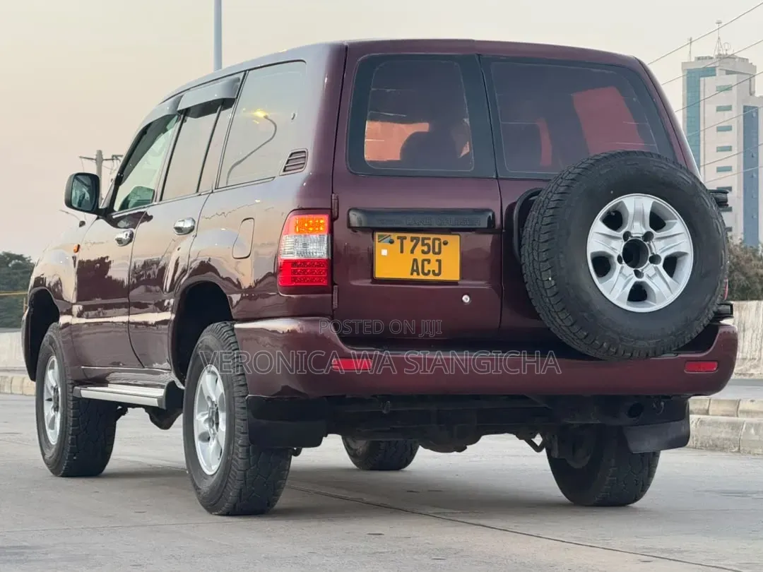 Toyota Land Cruiser 1999 Red
