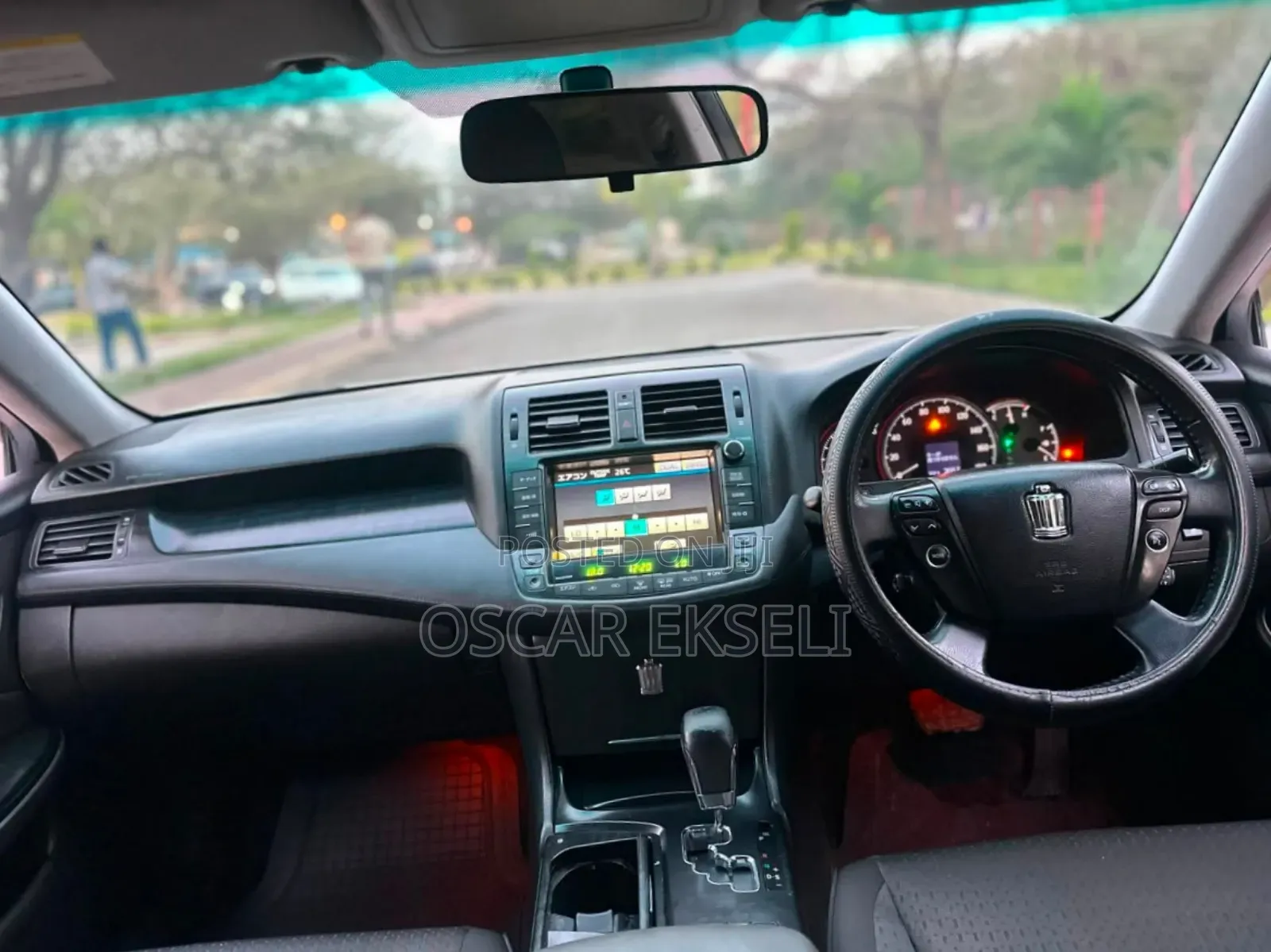 Toyota Crown 2009 White