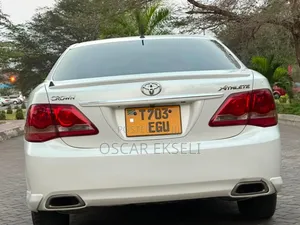 Toyota Crown 2009 White