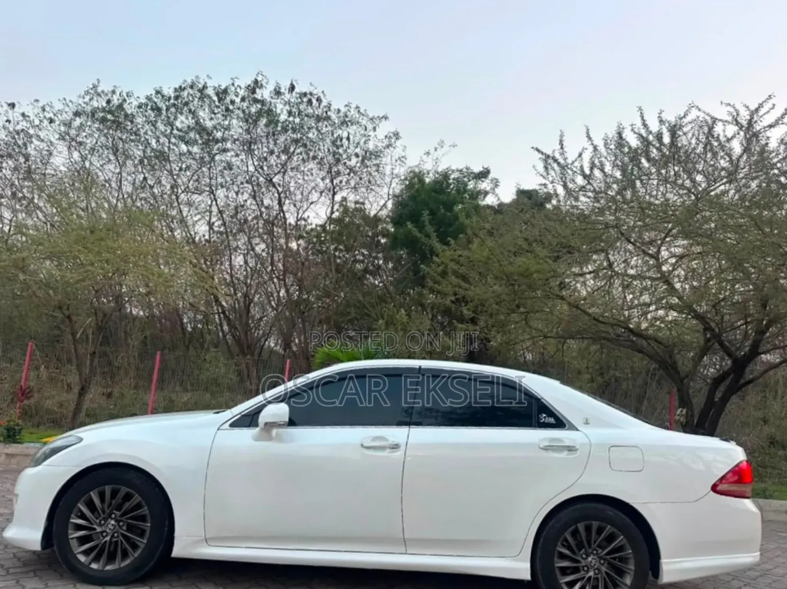 Toyota Crown 2009 White