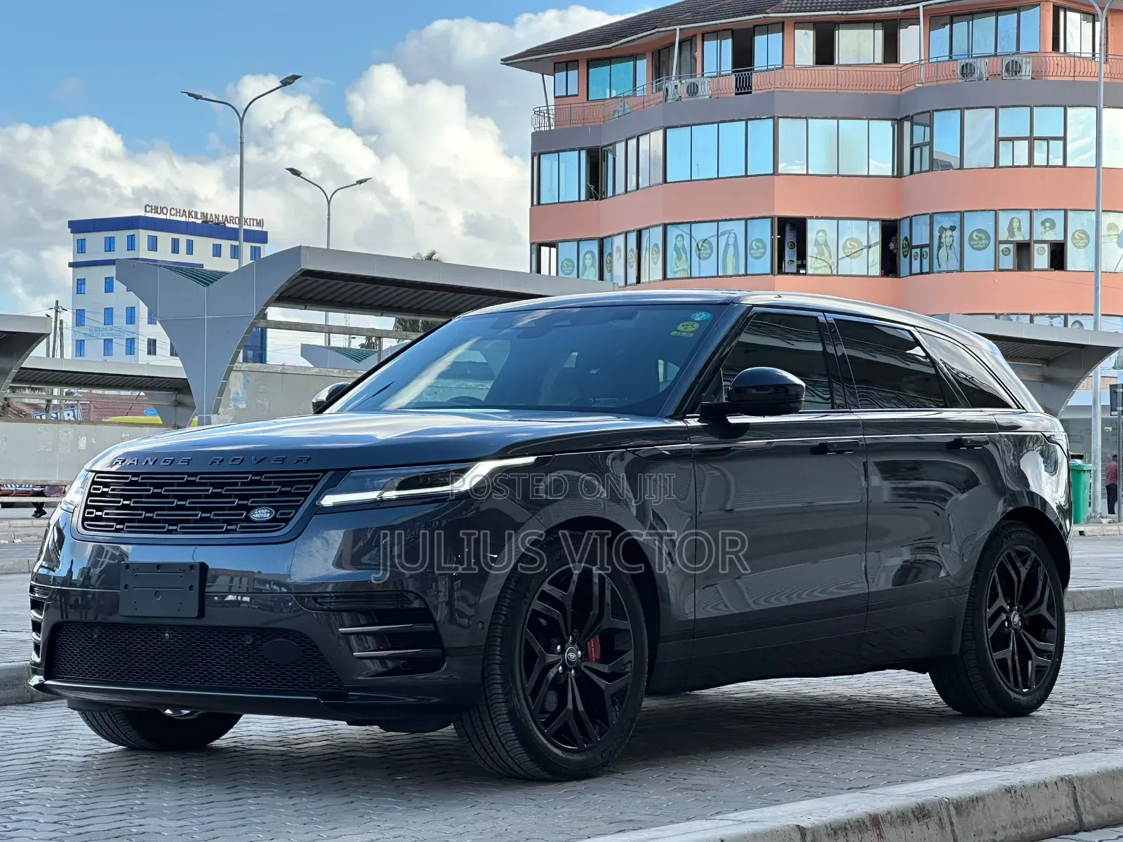 Land Rover Range Rover Velar 2024 Gray