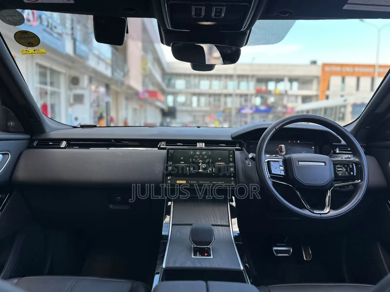 Land Rover Range Rover Velar 2024 Gray