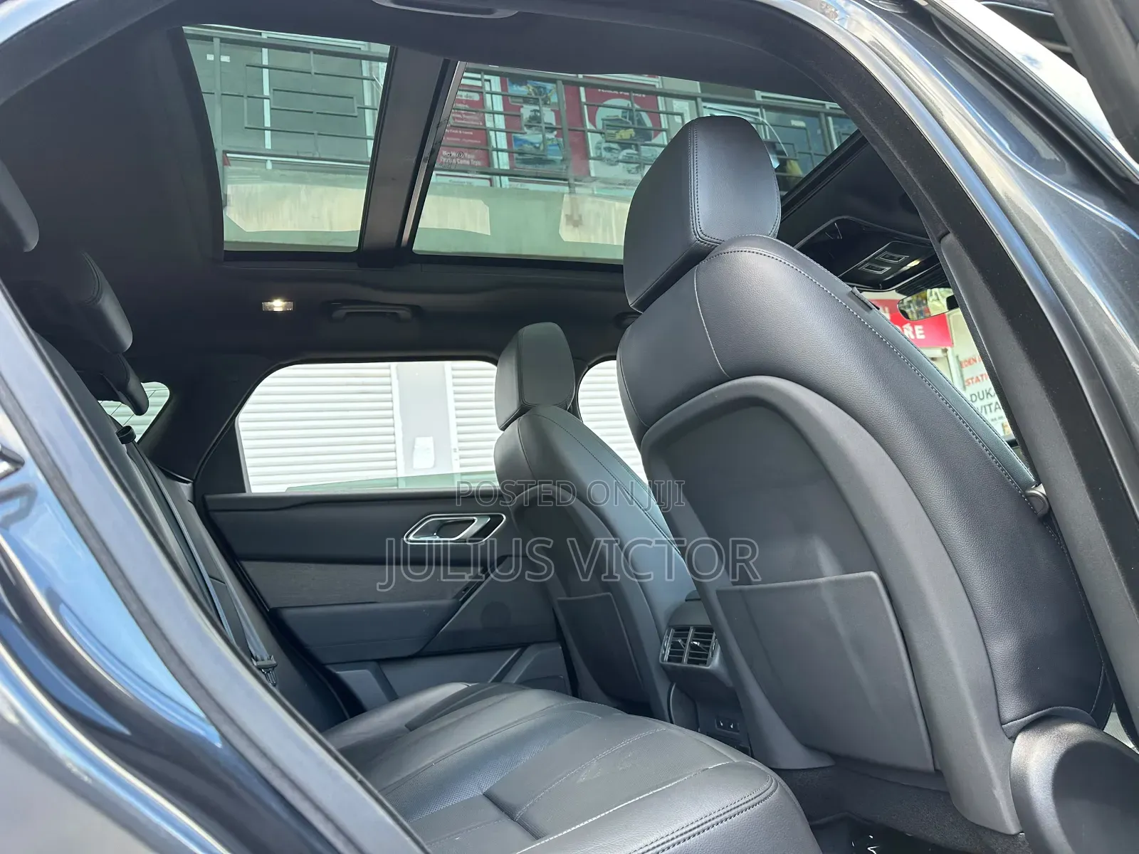 Land Rover Range Rover Velar 2024 Gray