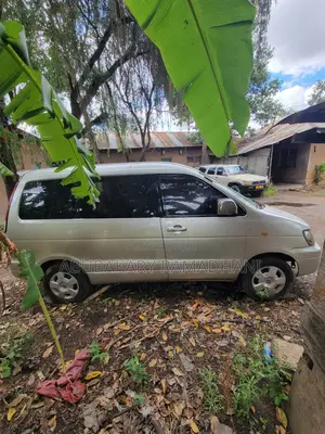 Toyota Noah 2.0 FWD (8 Seater) 2003 Silver