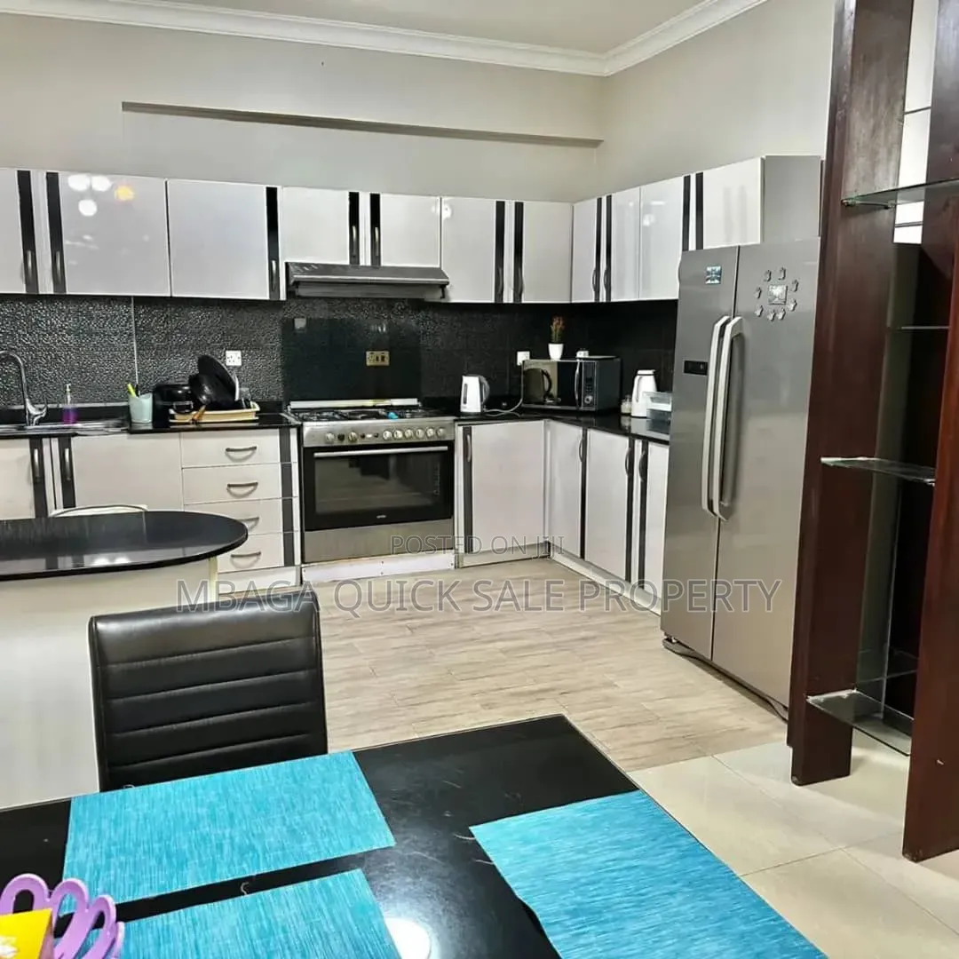 Furnished 3bdrm Apartment in Oyster Bay for rent