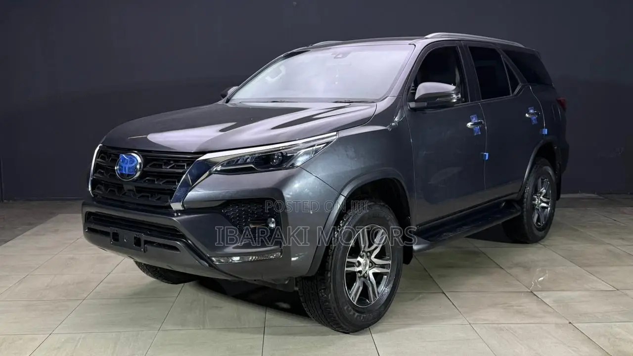 Toyota Fortuner 2.8 D AWD 2021 Gray