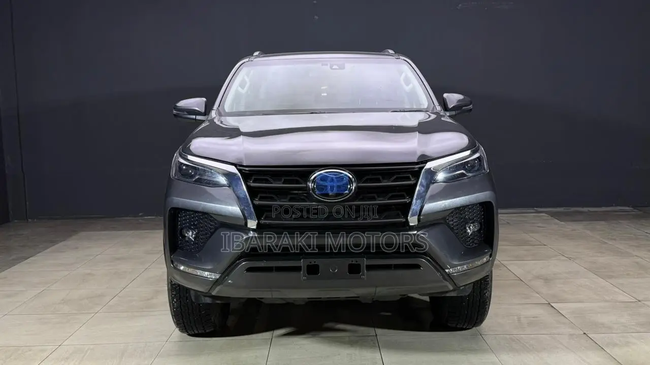 Toyota Fortuner 2.8 D AWD 2021 Gray