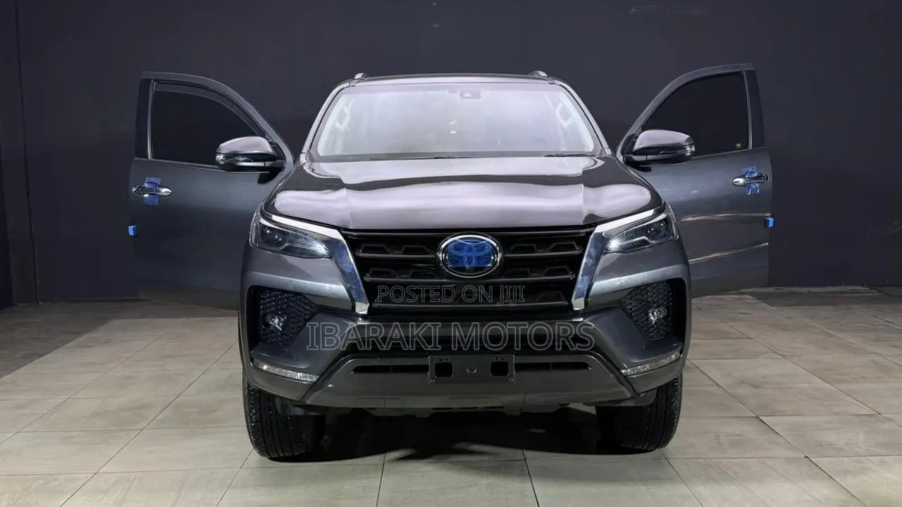 Toyota Fortuner 2.8 D AWD 2021 Gray