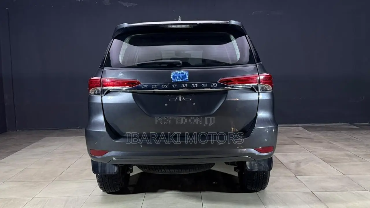 Toyota Fortuner 2.8 D AWD 2021 Gray