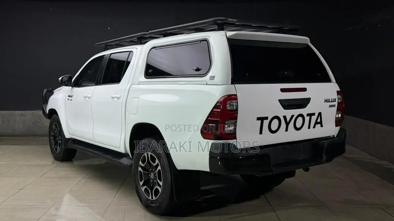 Toyota Hilux 2024 White