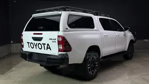 Toyota Hilux 2024 White