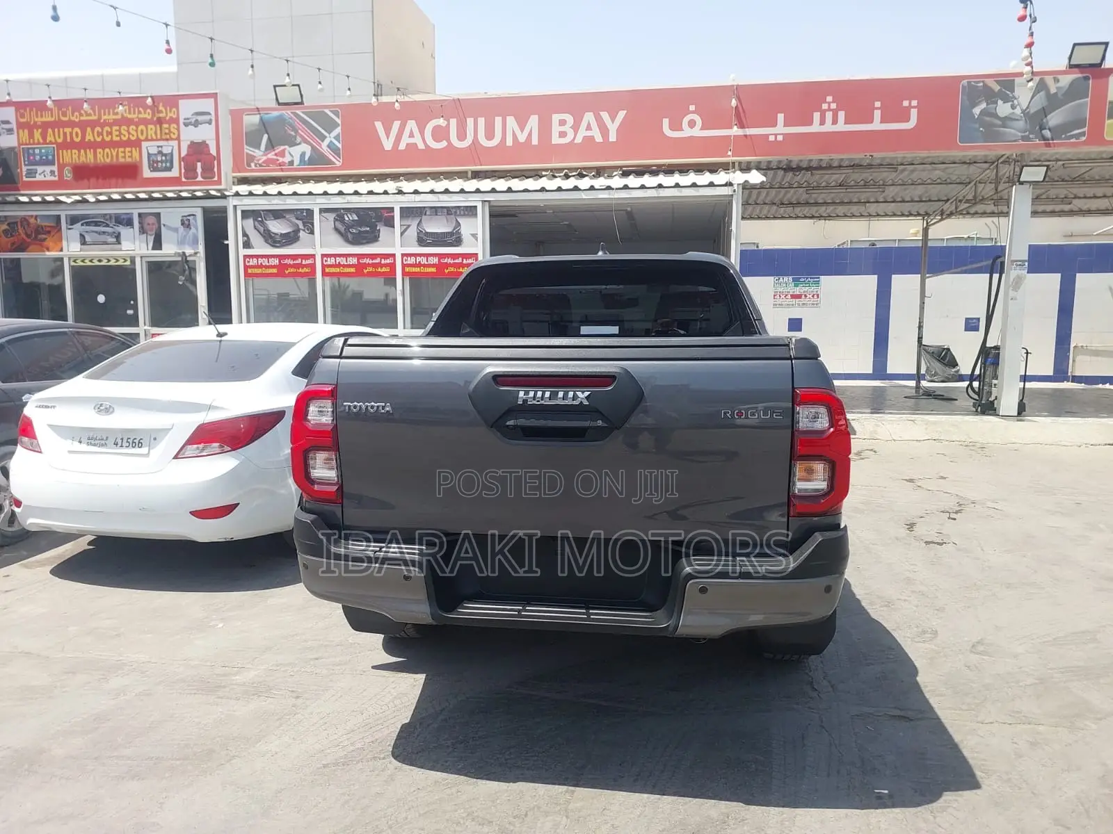 Toyota Hilux 2024 Gray