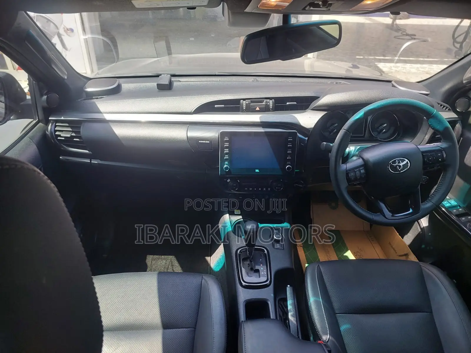 Toyota Hilux 2024 Gray