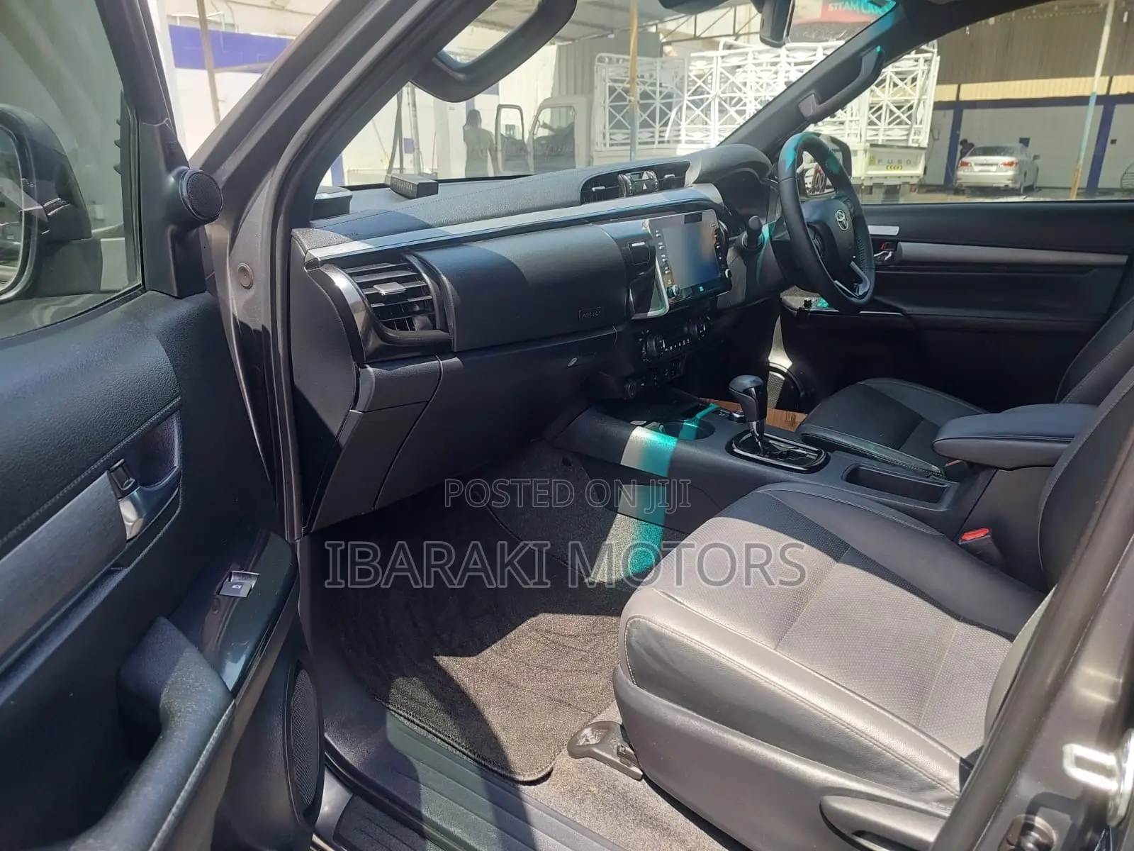 Toyota Hilux 2024 Gray