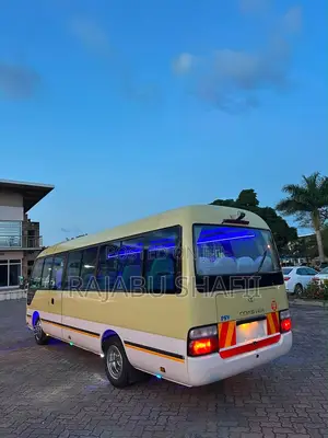 Toyota Coaster 2005 Yellow