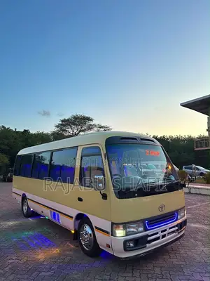 Toyota Coaster 2005 Yellow