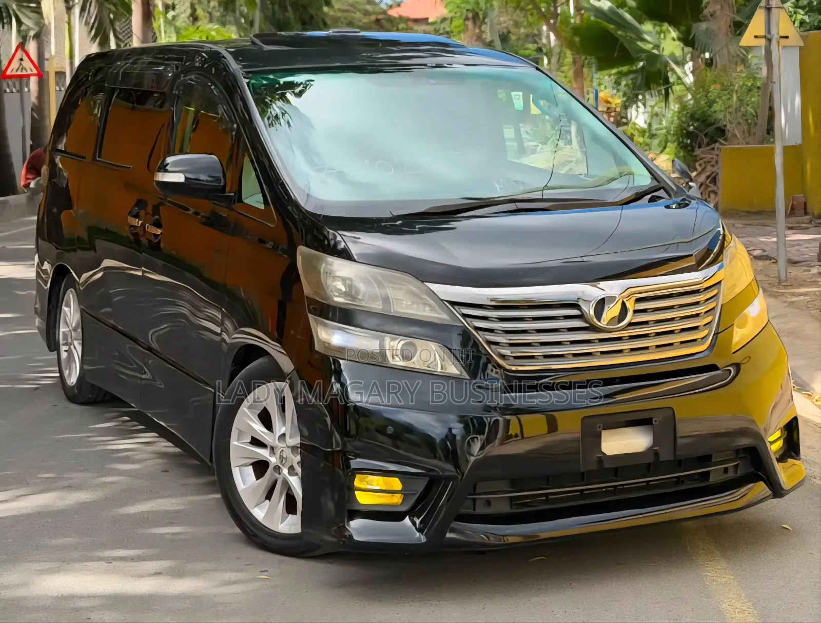 Toyota Vellfire V 2.4 FWD 7-Seater 2011 Black