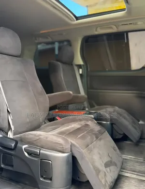 Toyota Vellfire V 2.4 FWD 7-Seater 2011 Black