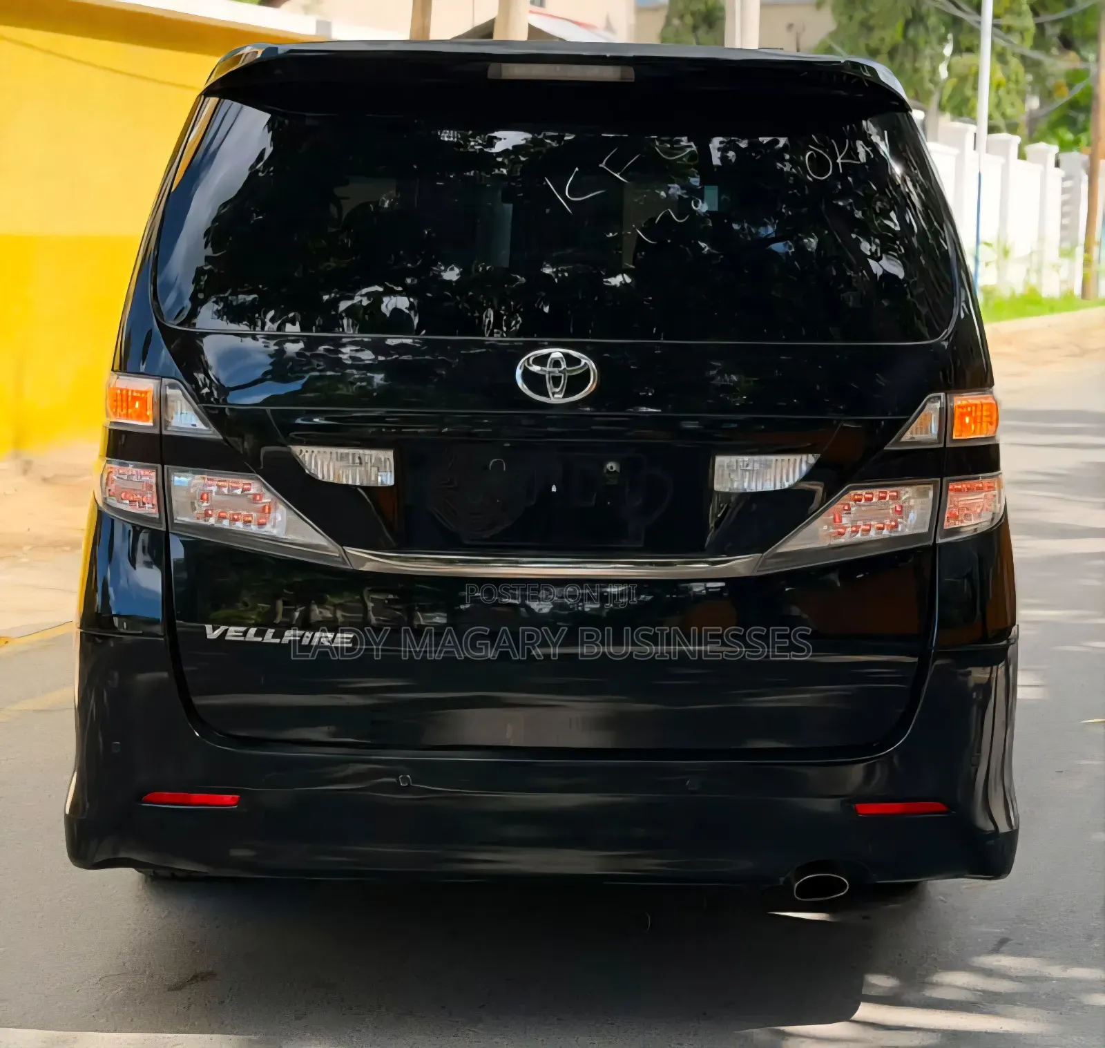 Toyota Vellfire V 2.4 FWD 7-Seater 2011 Black