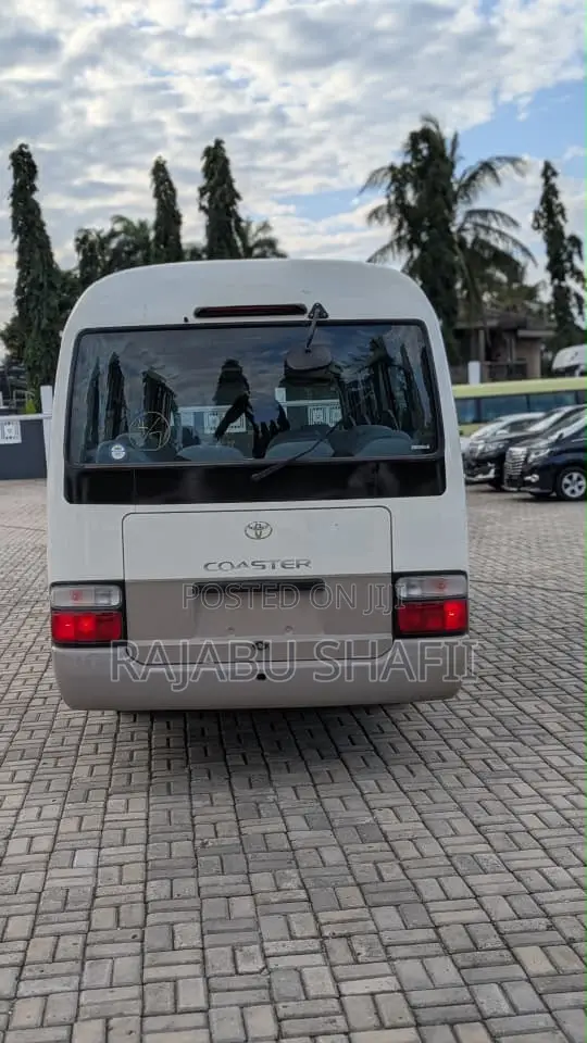 Toyota Coaster 2003 White