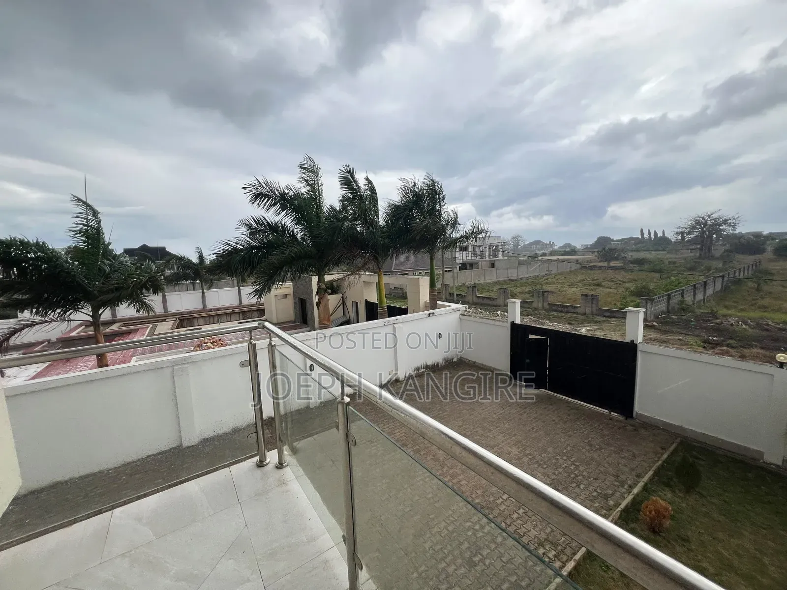 5bdrm Apartment in Mpiji, Mbweni for sale