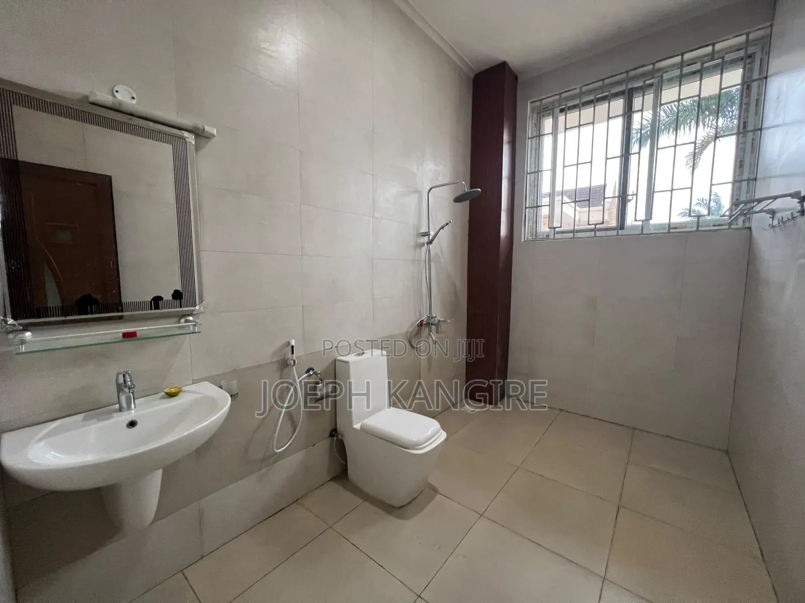 5bdrm Apartment in Mpiji, Mbweni for sale