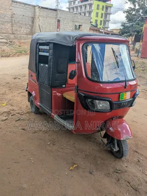 Bajaj Avenger 200 2026 Red