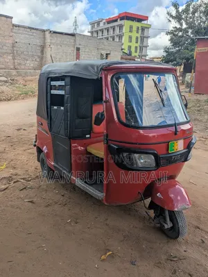 Bajaj Avenger 200 2026 Red