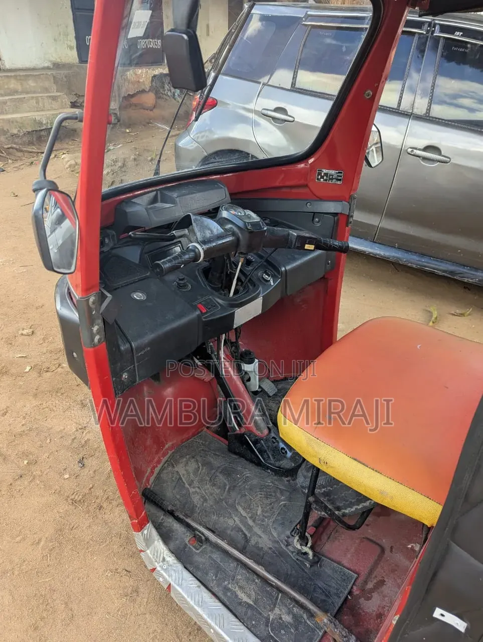 Bajaj Avenger 200 2026 Red